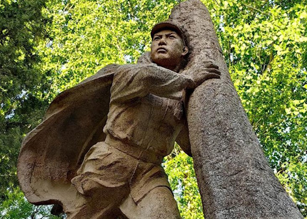 追寻英烈足迹 感受峥嵘岁月 ——上海市山东商会组织参观四行仓库抗战纪念馆