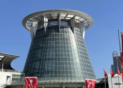 上海文艺网总编辑毕凌锋一行石狮服装城学习考察