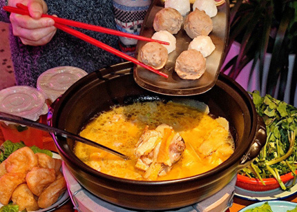 星尚频道有个节目叫《人气美食》怎么联系他们?