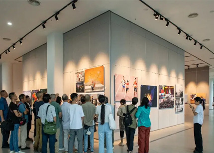 美丽中国·咸宁第三届摄影艺术展在市博物馆举行