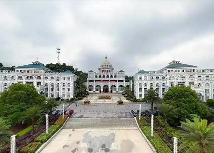 萍乡市安源区区委常委、宣传部长邬思海赴安源区城区小学工作调研